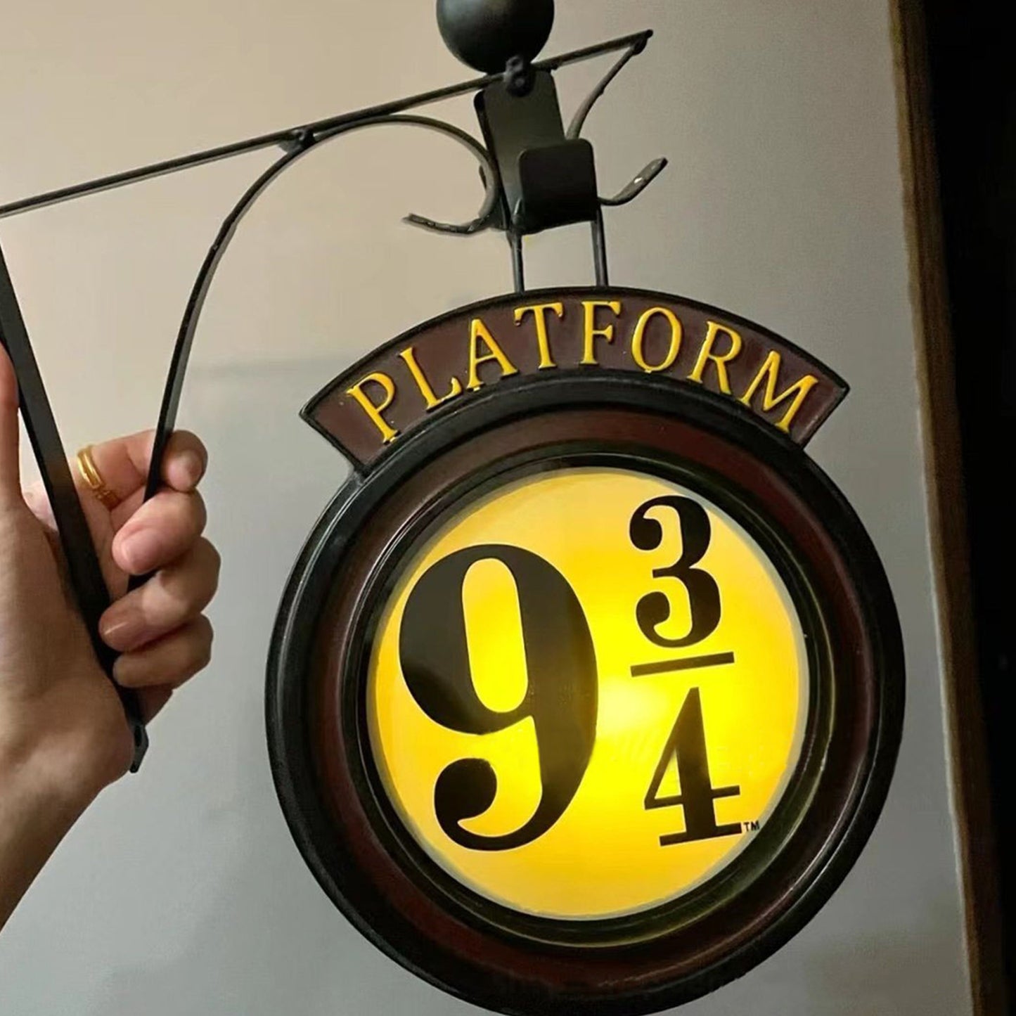 Hanging Platform 9 3/4 Night Light